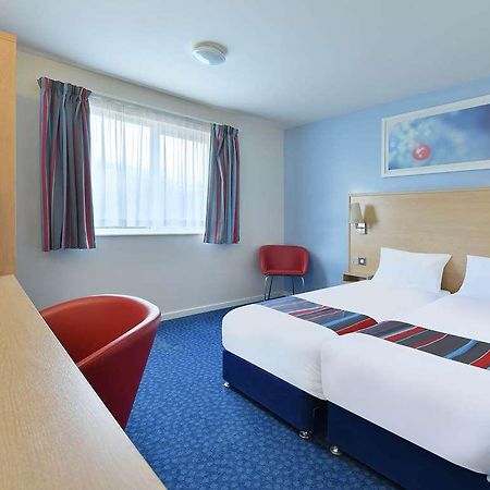 Travelodge Cirencester Rum bild