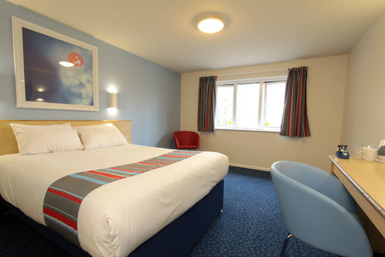 Travelodge Cirencester Rum bild