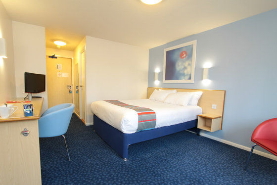 Travelodge Cirencester Rum bild