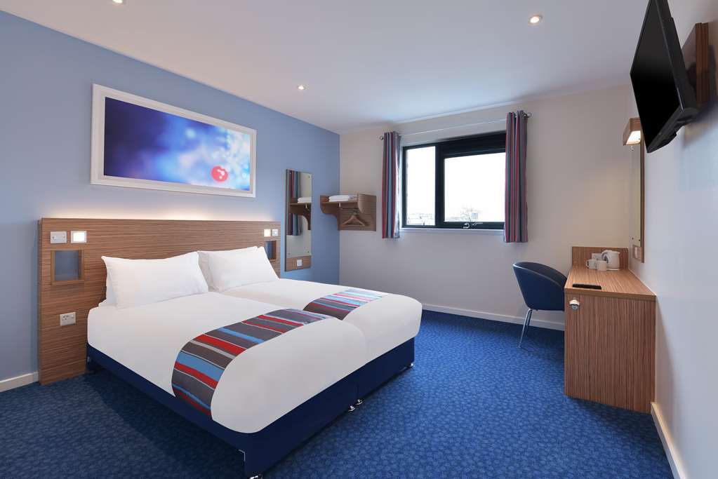 Travelodge Cirencester Rum bild